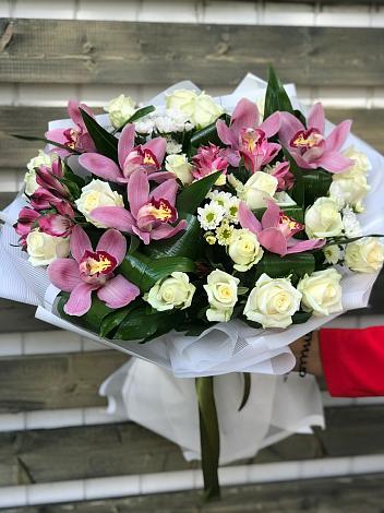 Букет цветов из: Розы и Хризантемы в Ямуге