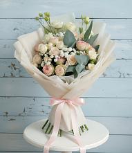 Букет цветов из:  Розы и Лизиантусы в Ямуге