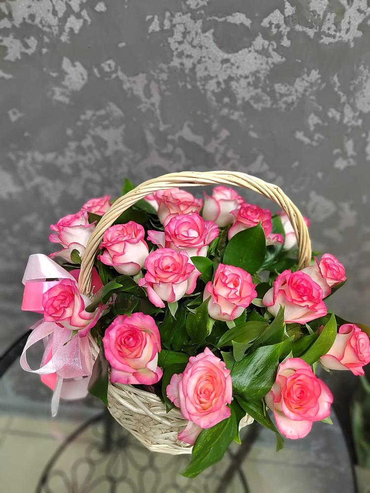 Цветочная композиция из Розы в корзине в Ямуге