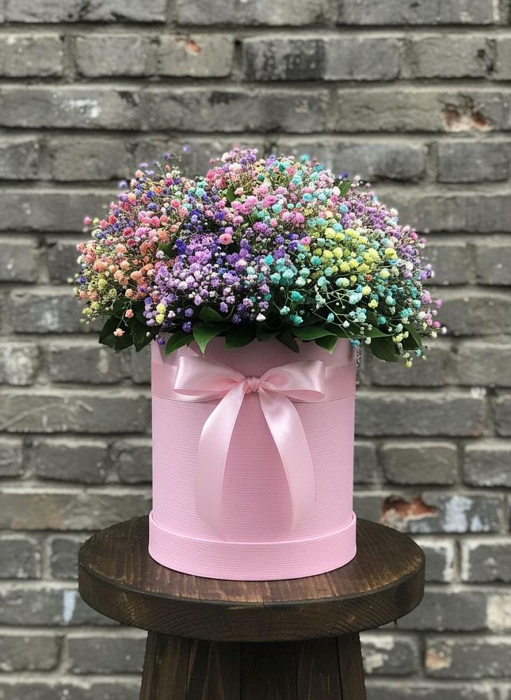 Цветочная композиция из Гипсофила и Розы в шляпной коробке в Ямуге