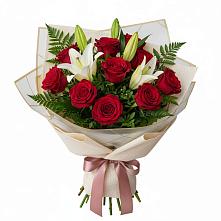 Букет цветов из:  Лилии и Розы в Ямуге