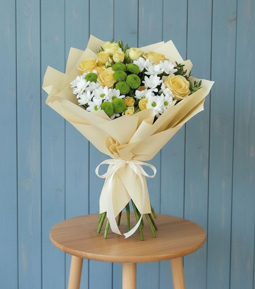 Букет цветов из: Хризантемы и Розы в Ямуге