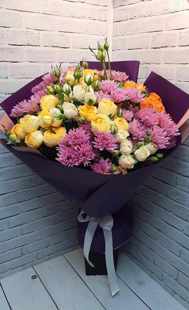 Букет цветов из: Хризантемы и Розы в Ямуге
