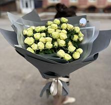Букет Белые кустовые розы Солинеро в Ямуге
