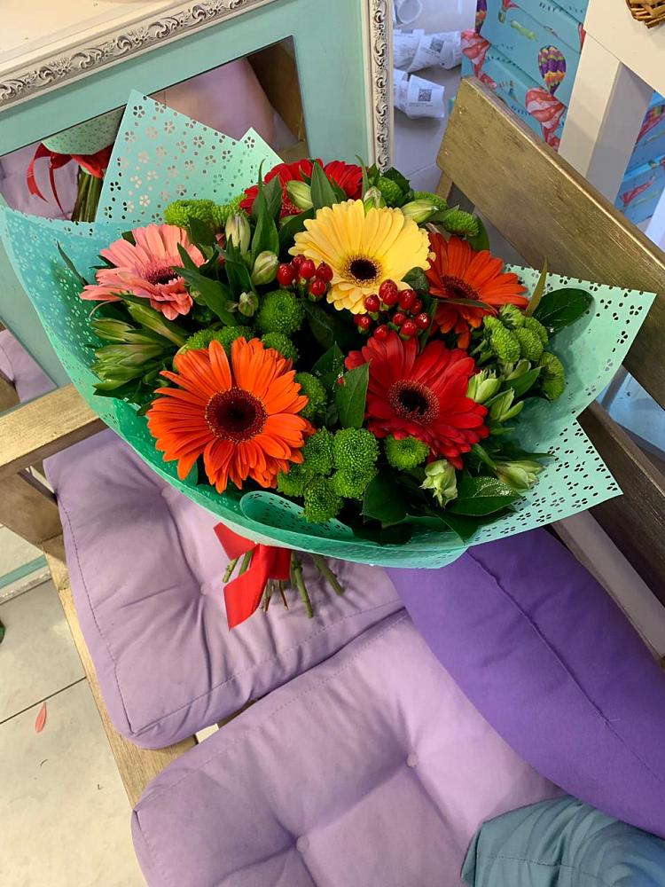 Букет цветов из: Герберы, Хризантемы и Альстромерии в Ямуге