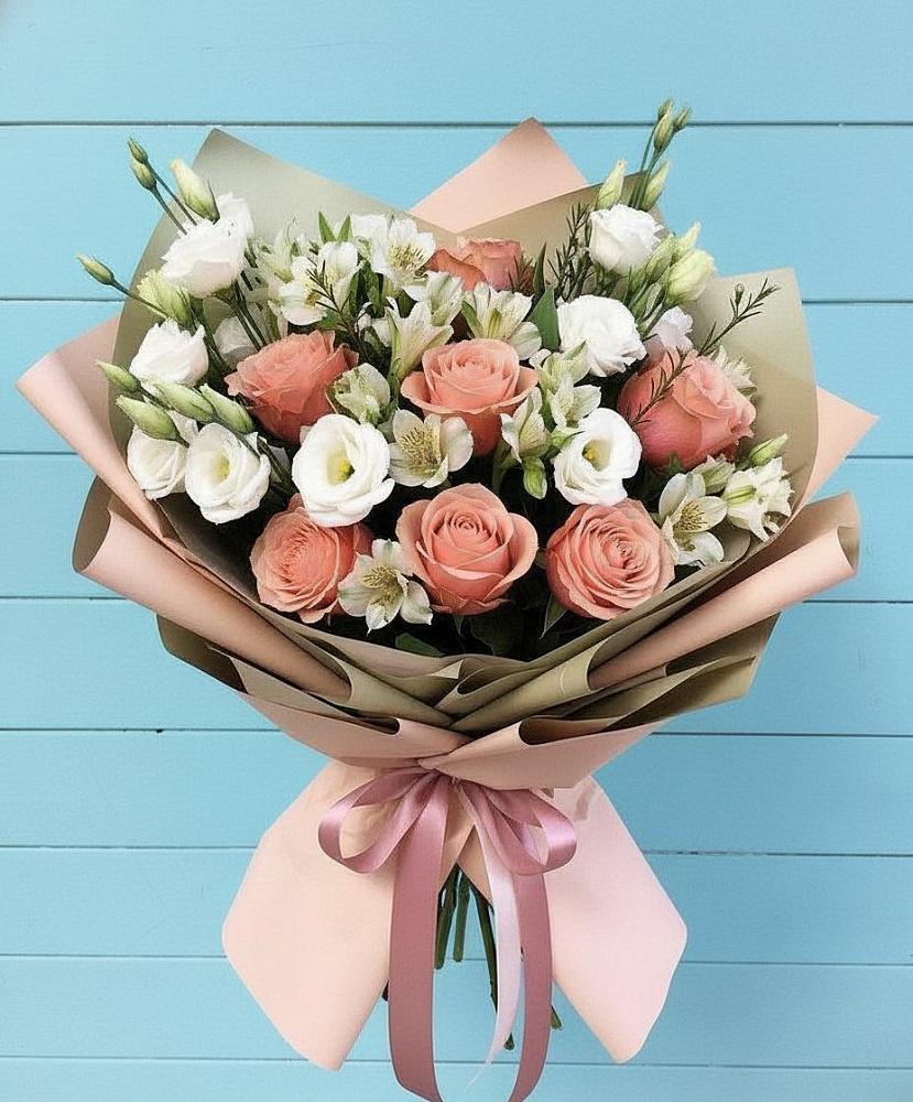 Букет цветов из: Розы, Альстромерии и Лизиантусы в Ямуге