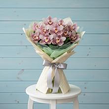 Букет цветов из:  Орхидеи и Розы в Ямуге