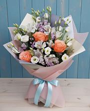 Букет цветов из:  Лизиантусы, Розы, Альстромерии и Гипсофила в Ямуге