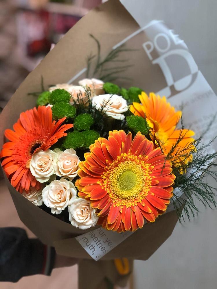 Букет цветов из: Герберы, Хризантемы и Розы в Ямуге