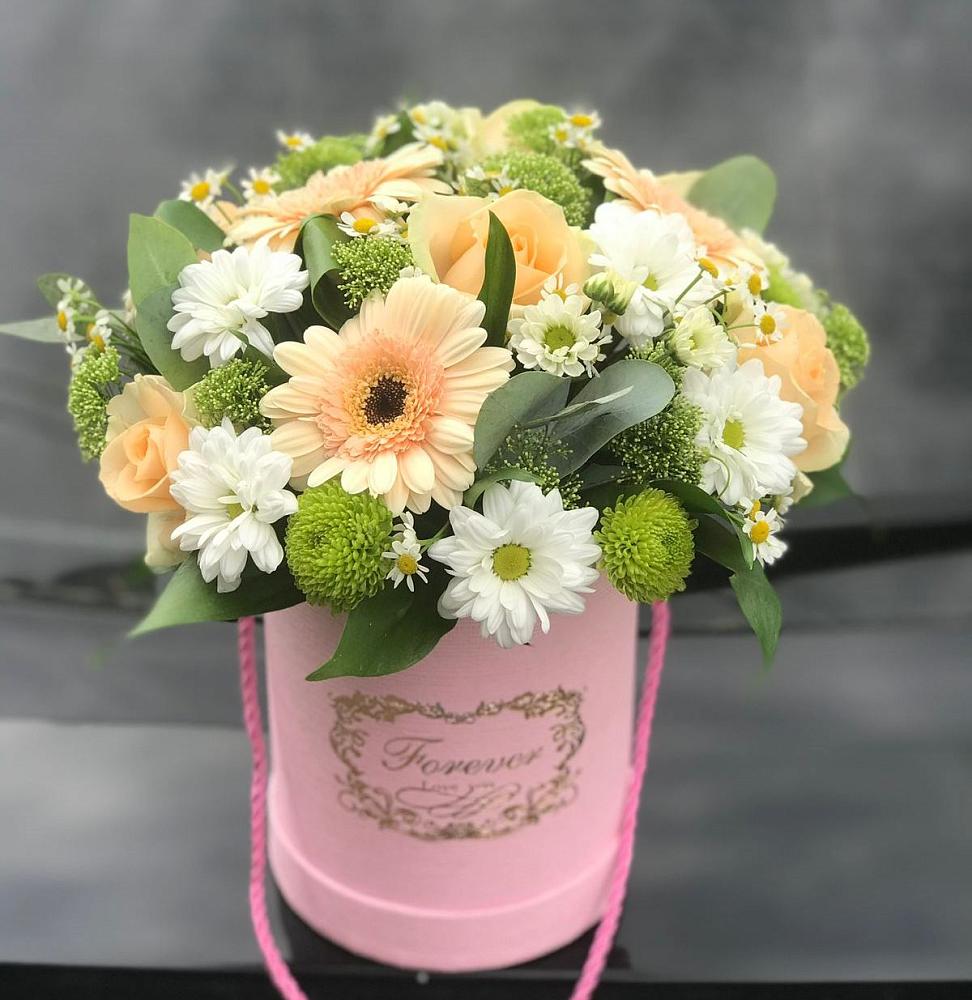 Цветочная композиция из Розы, Герберы и Хризантемы в шляпной коробке в Ямуге