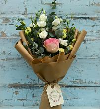 Букет цветов из:  Розы и Лизиантусы в Ямуге