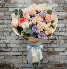 Букет цветов из:  Розы, Лизиантусы и Гвоздики в Ямуге
