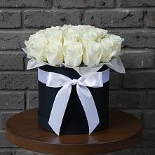 Цветочная композиция из Розы в шляпной коробке в Ямуге