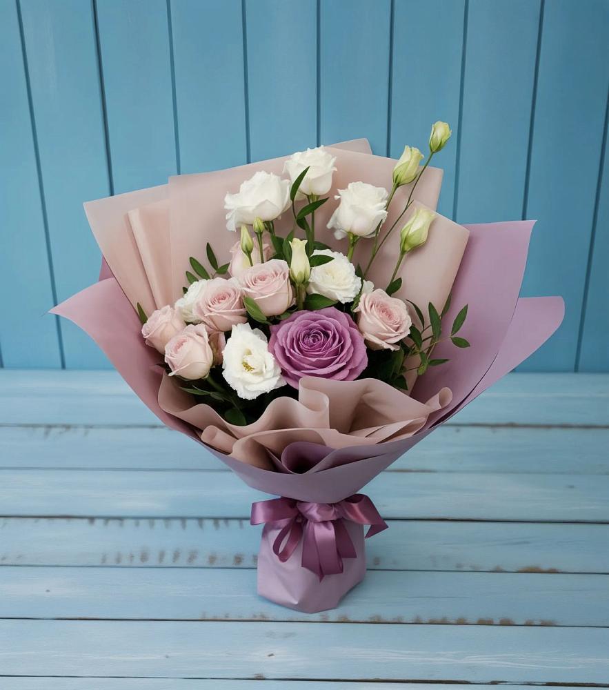 Букет цветов из: Розы и Лизиантусы в Ямуге